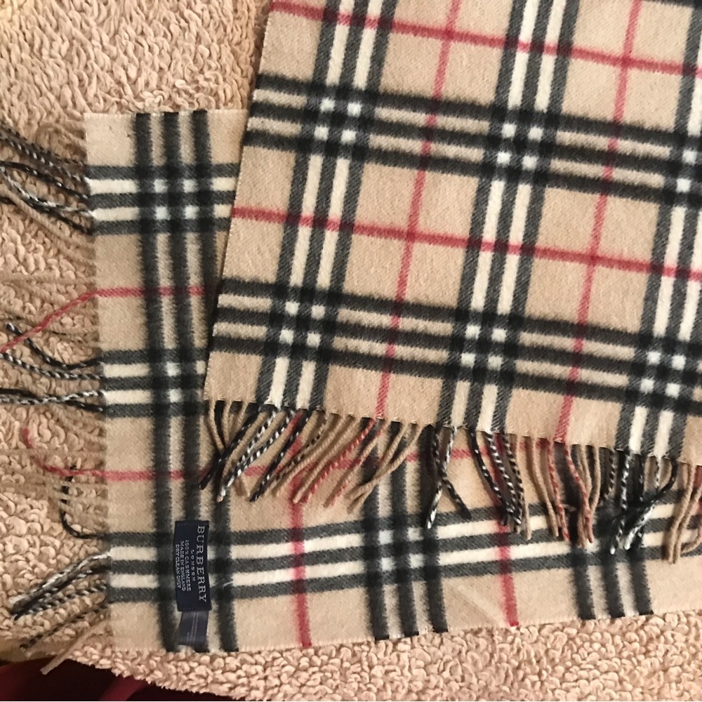 Authentic vintage Burberry London Plaid cashmere scarf - Picture 3 of 5